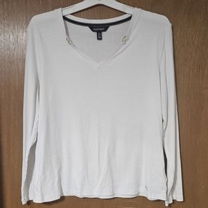 Long sleeves white shirt